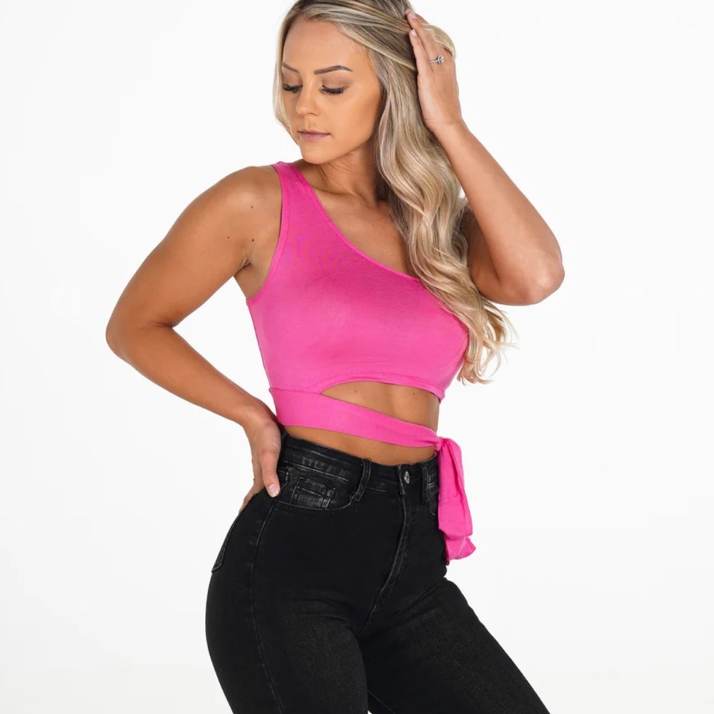 NWT Hot Pink Strut It Crop by NVGTN